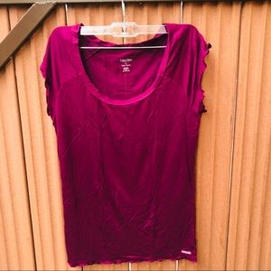 Calvin Klein Tee in Magenta